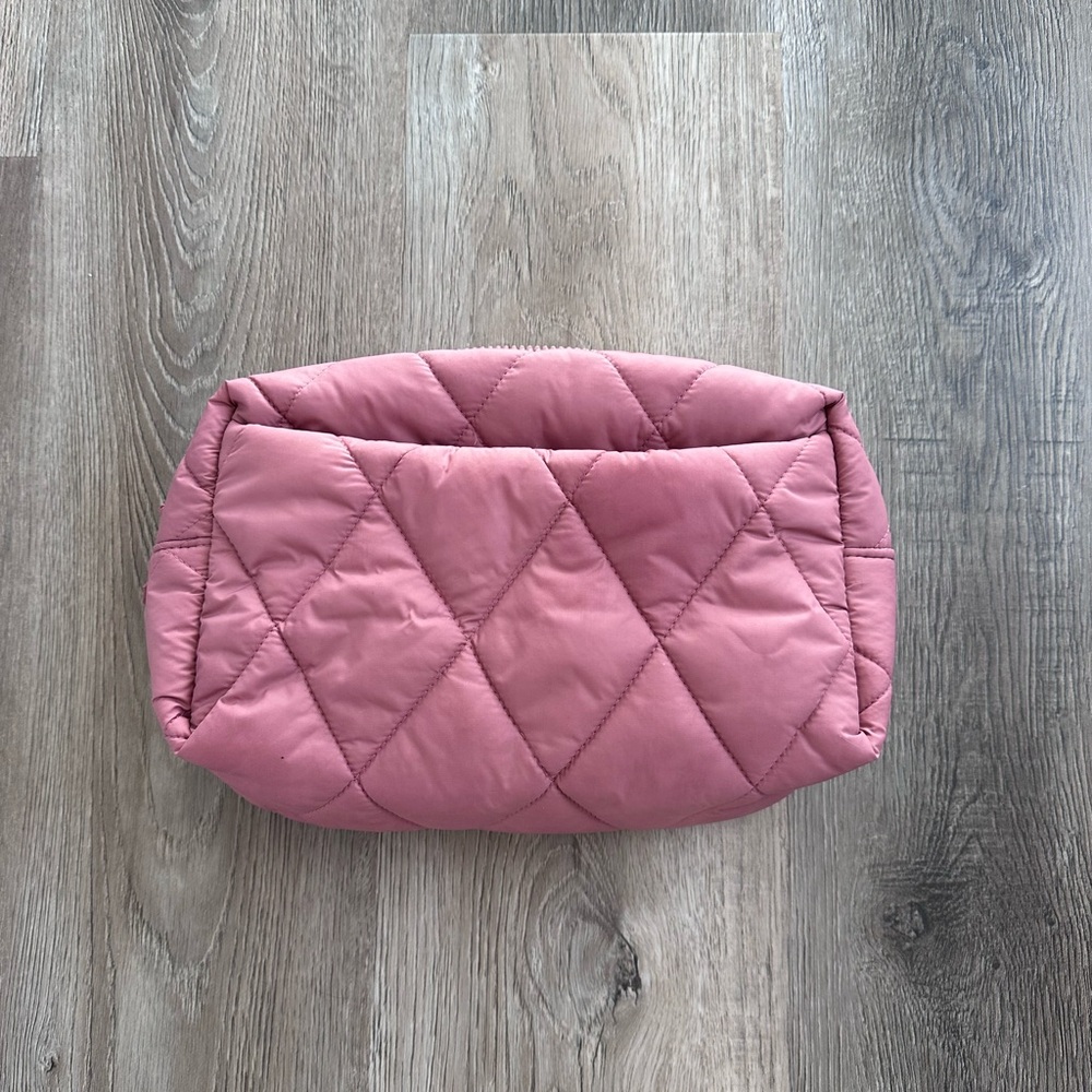 NWOT Vera Bradley Featherweight Large Cosmetic